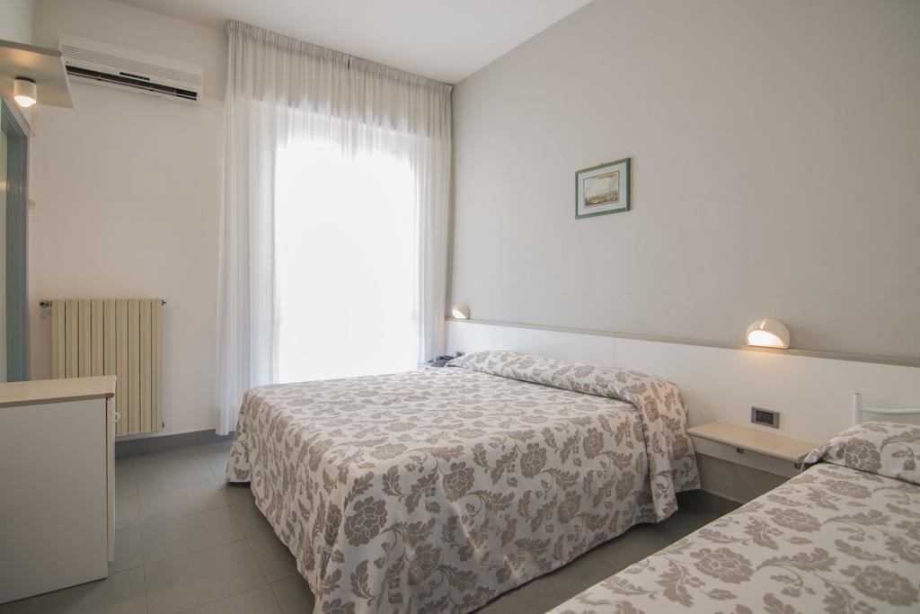 B&B Hotel Souvenir Cesenatico Kamer foto