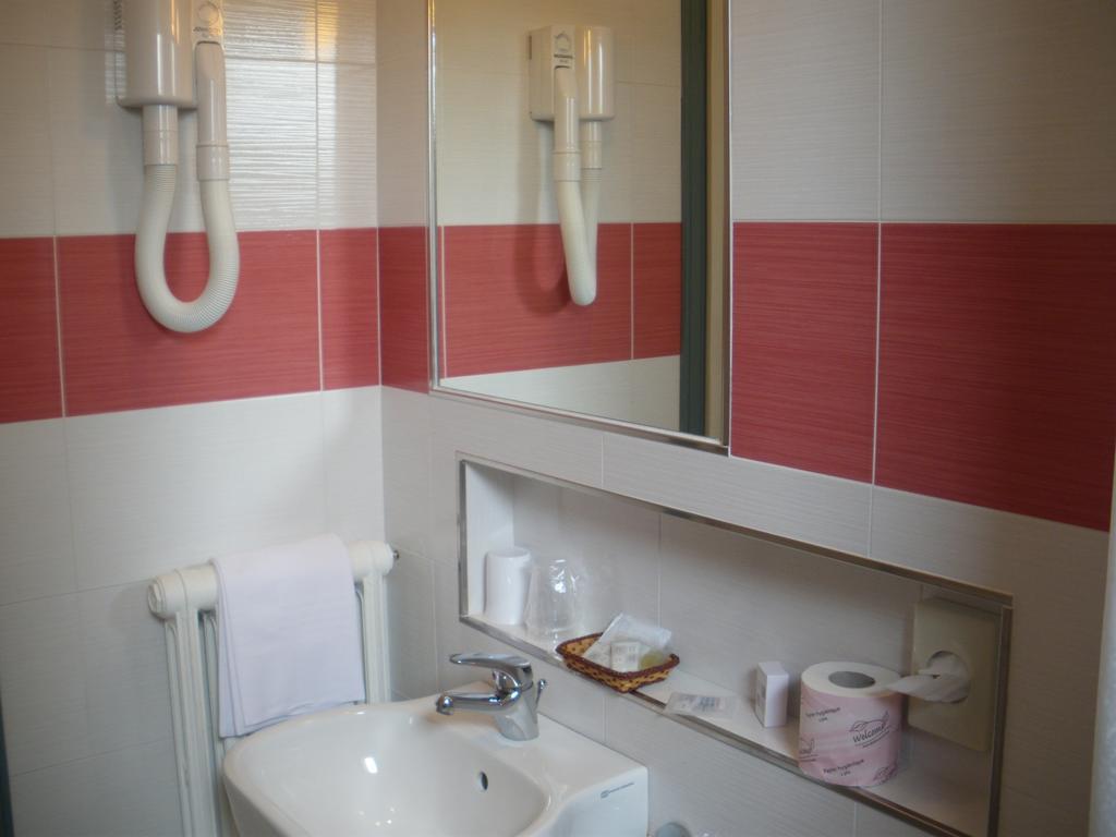 B&B Hotel Souvenir Cesenatico Buitenkant foto